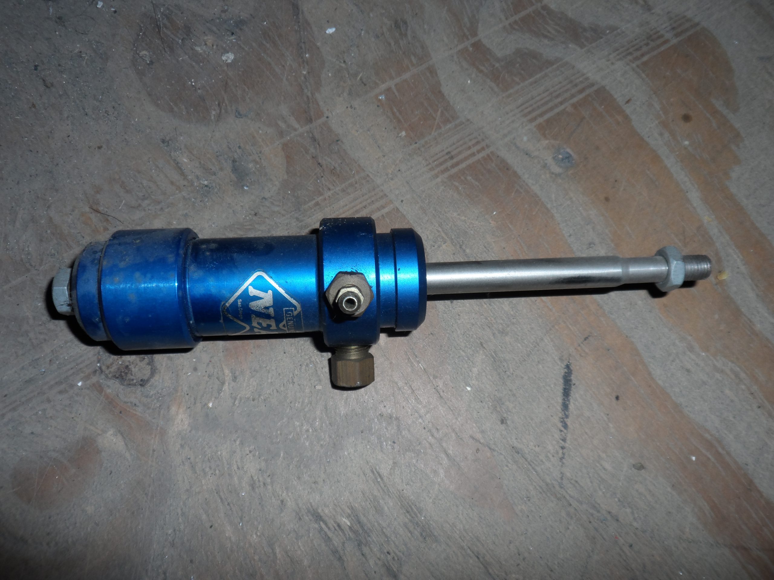 Blauwe koppeling hulpcylinder main image